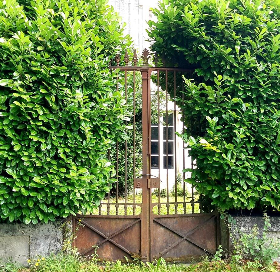 Bed and Breakfast Domaine de Pladuc Lachaise Exterior foto