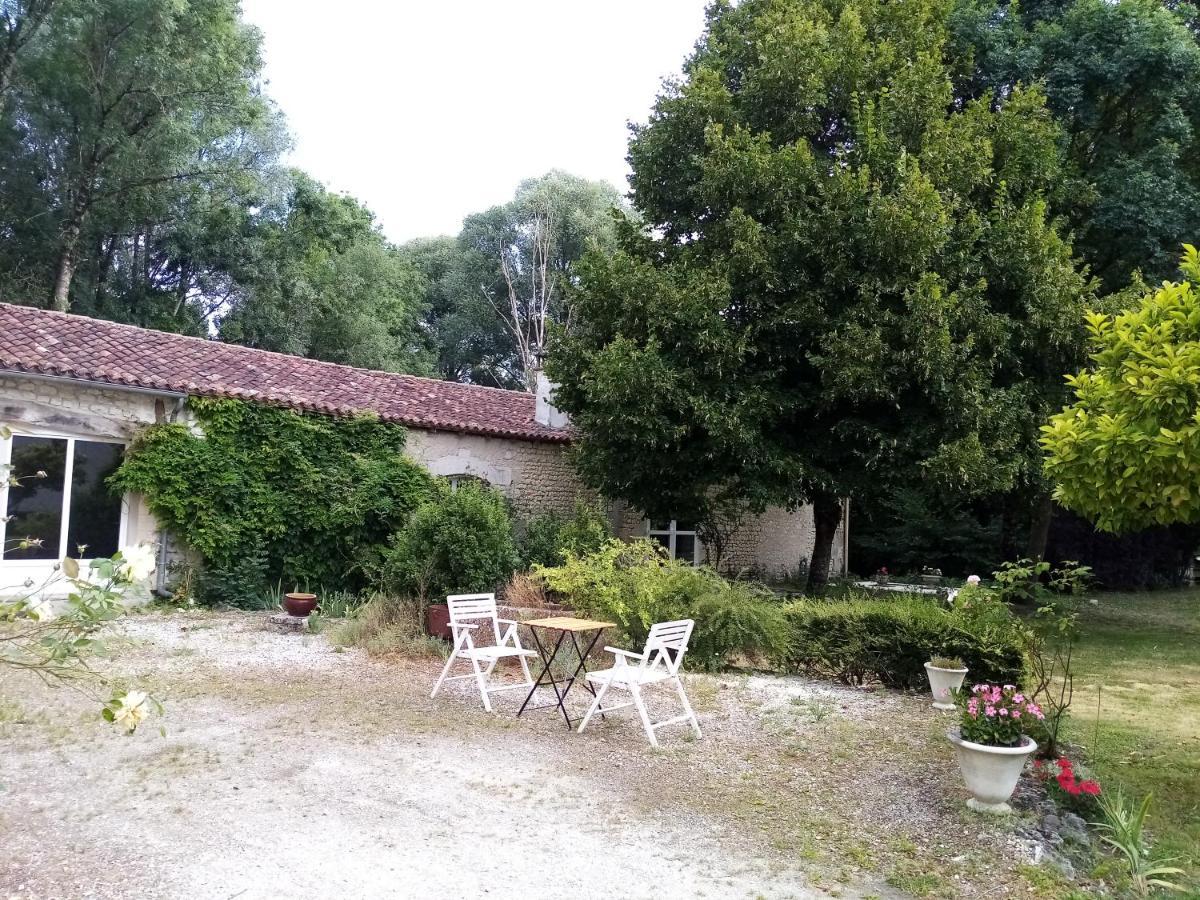 Bed and Breakfast Domaine de Pladuc Lachaise Exterior foto